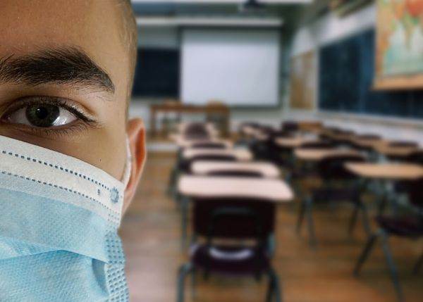 Lipsa personalului medical din şcoli poate bloca testarea elevilor